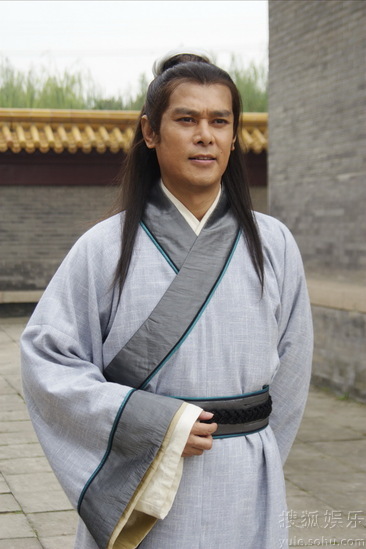  p>宋康昊,1967年1月17日出生于韩国庆尚南道金海市,韩国男演员.