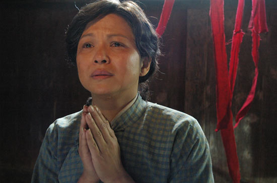  p>《世上只有妈妈好》,歌曲充满了对母亲的深情厚爱,作为插曲曾经