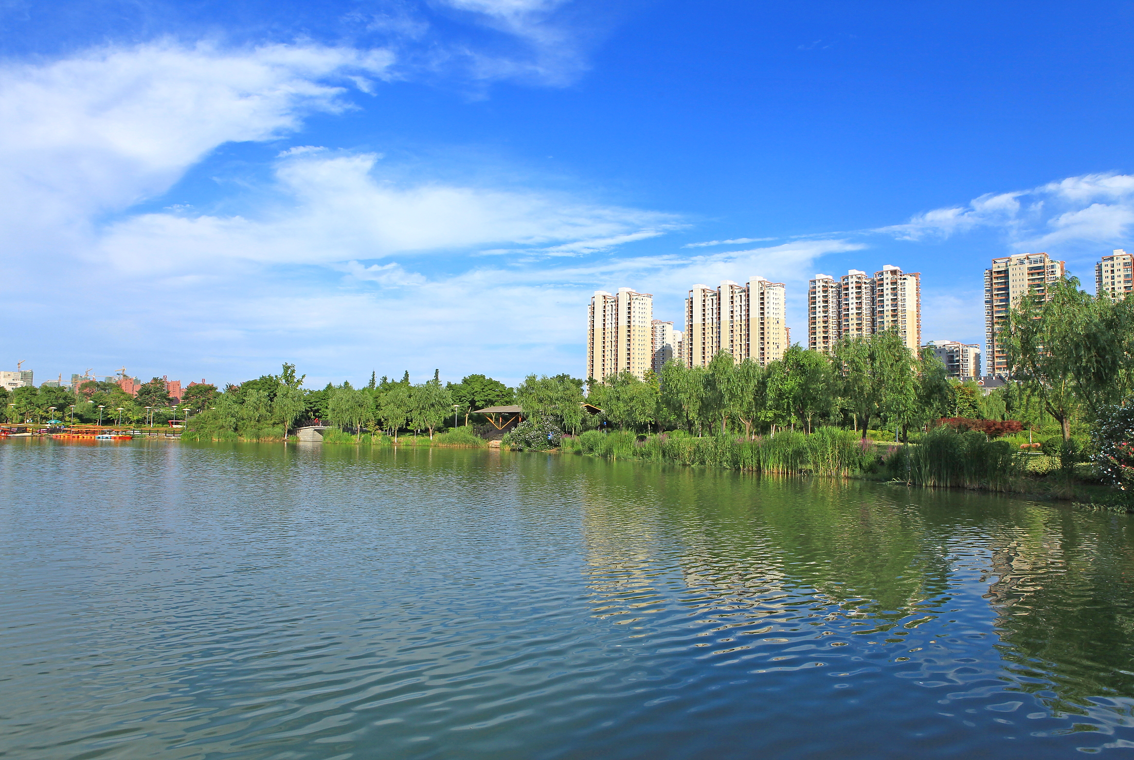  p> a href="#" data-lemmaid="5096789">盐城市 /a>盐渎公园位于盐城