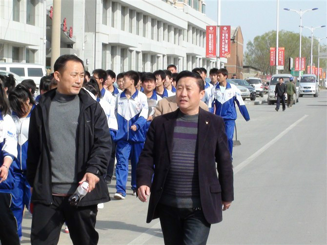  p>辽阳县第三高级中学位于辽阳县首山镇,始建于1989年.