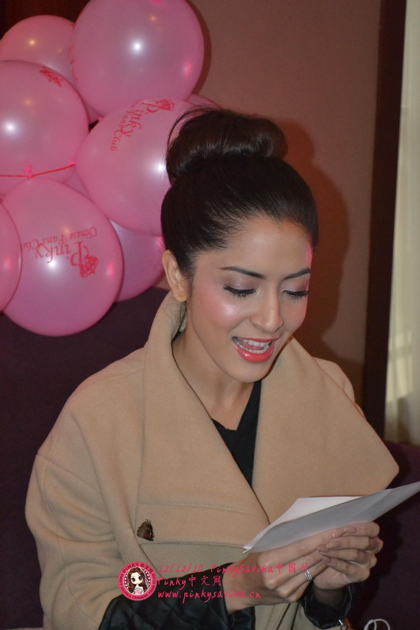  p>萨维卡·恰雅德(pinky),1986年6月19日出生于泰国曼谷,泰国女演员