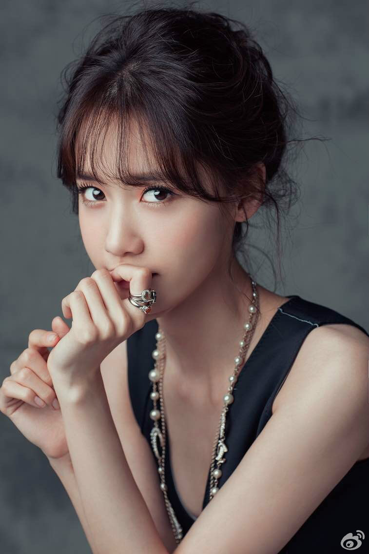  p>林允儿(yoona),1990年5月30日出生于韩国首尔永登浦区,韩国女歌手