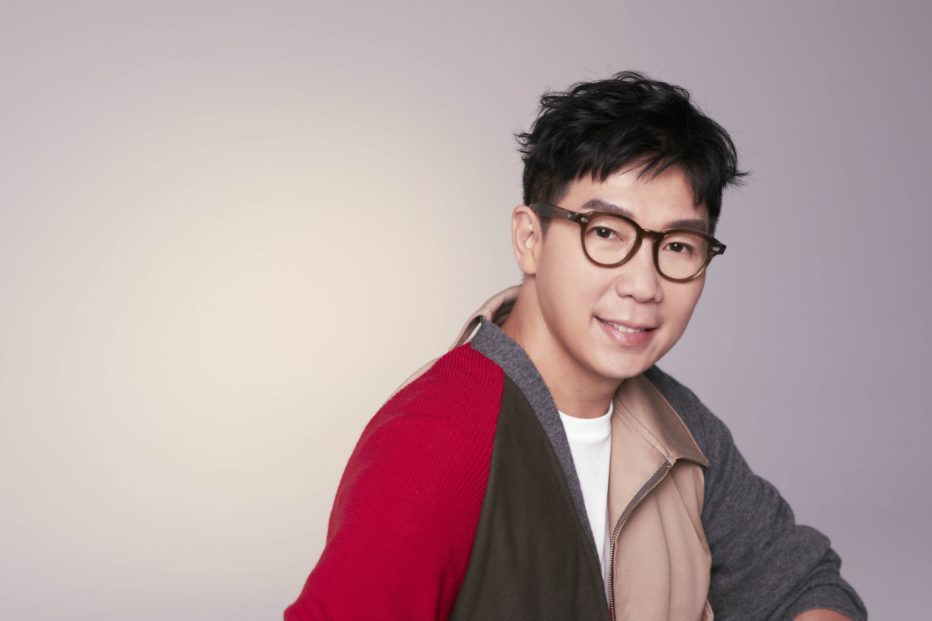  p>品冠,本名黄品冠,1972年2月26日出生于马来西亚吉隆坡,祖籍中国