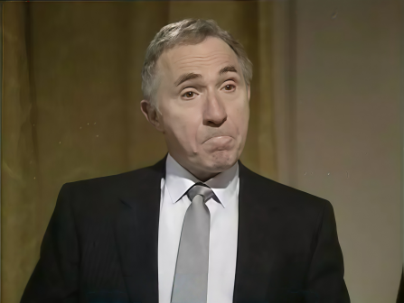 是，首相（英国1986年西德尼·洛特比与彼得·惠特莫尔联合执导的系列喜剧）_百度百科