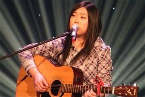  p>西单女孩(任月丽),是一位西单地下通道地铁歌手.