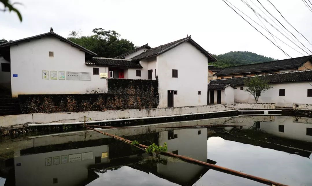  p>林风眠故居,又称敦裕居,位于广东省梅州市 a target="_blank" href