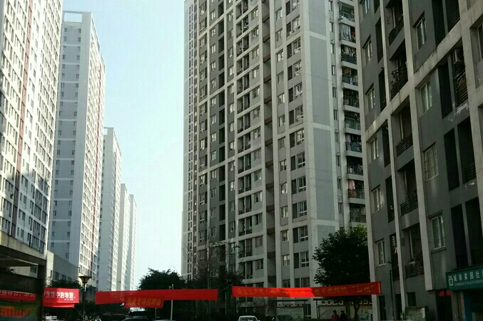  p>城南家园i区位于重庆市南岸茶园新区,共计房屋717户. /p>