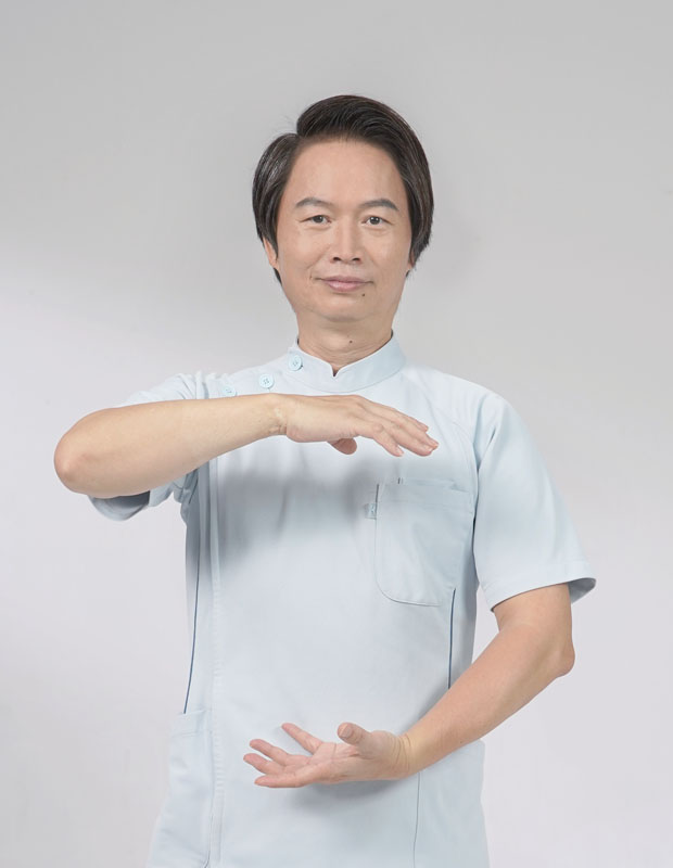  p data-id="gnbv83bl1k">张富源,亚洲徒手整形第一人.