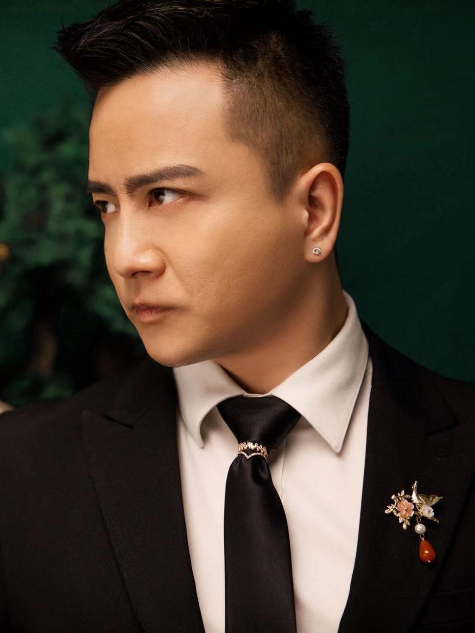  p>杨波,1990年11月15日出生于巴中,演员,代表作《 a target="_blank"