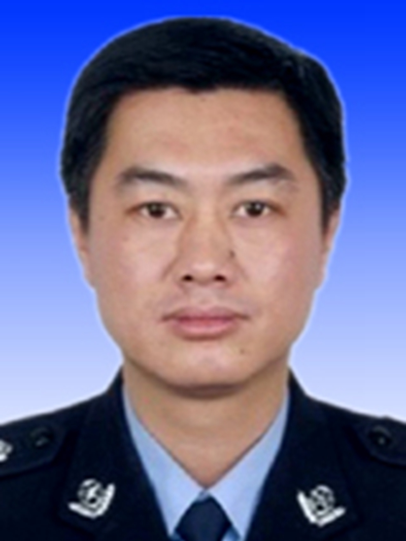 自治区和田地区行署副专员,地委政法委副书记,地区公安局党委书记