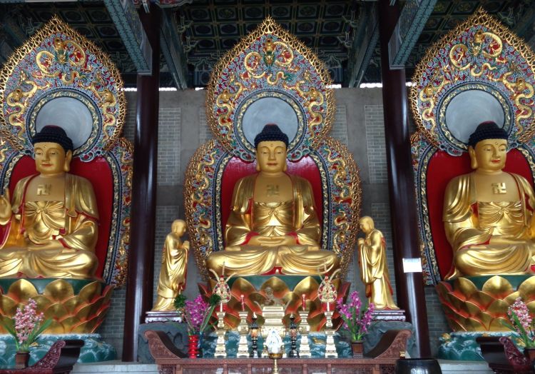  p>黄光山佛光寺位于广东省 a target="_blank" href="/item/惠来县">