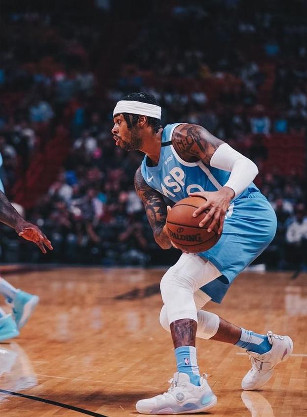 迪安杰洛·拉塞尔