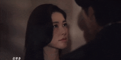 朱珠钟汉良上热搜，他俩亲得好带感！_百科TA说