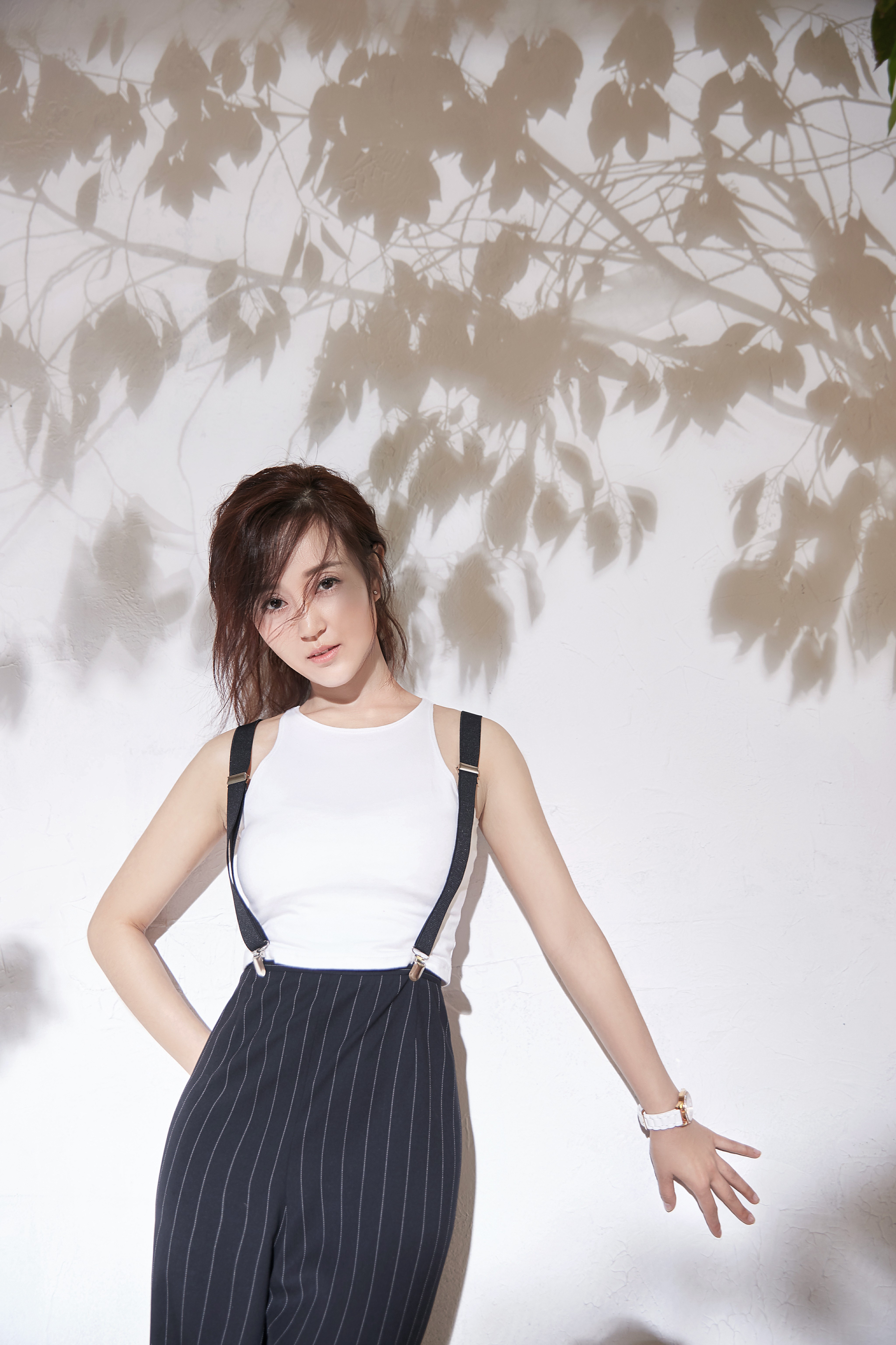  p>闫子墨(原名:闫婕),出生于陕西省,毕业于 a target="_blank" href=