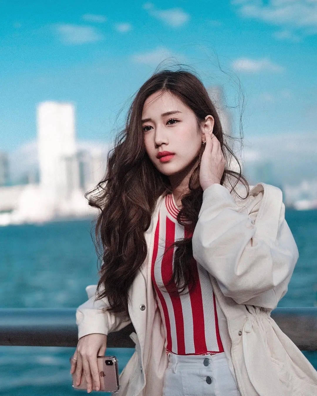 年6月19日出生于 a target="_blank" href="/item/泰国曼谷/9217398"