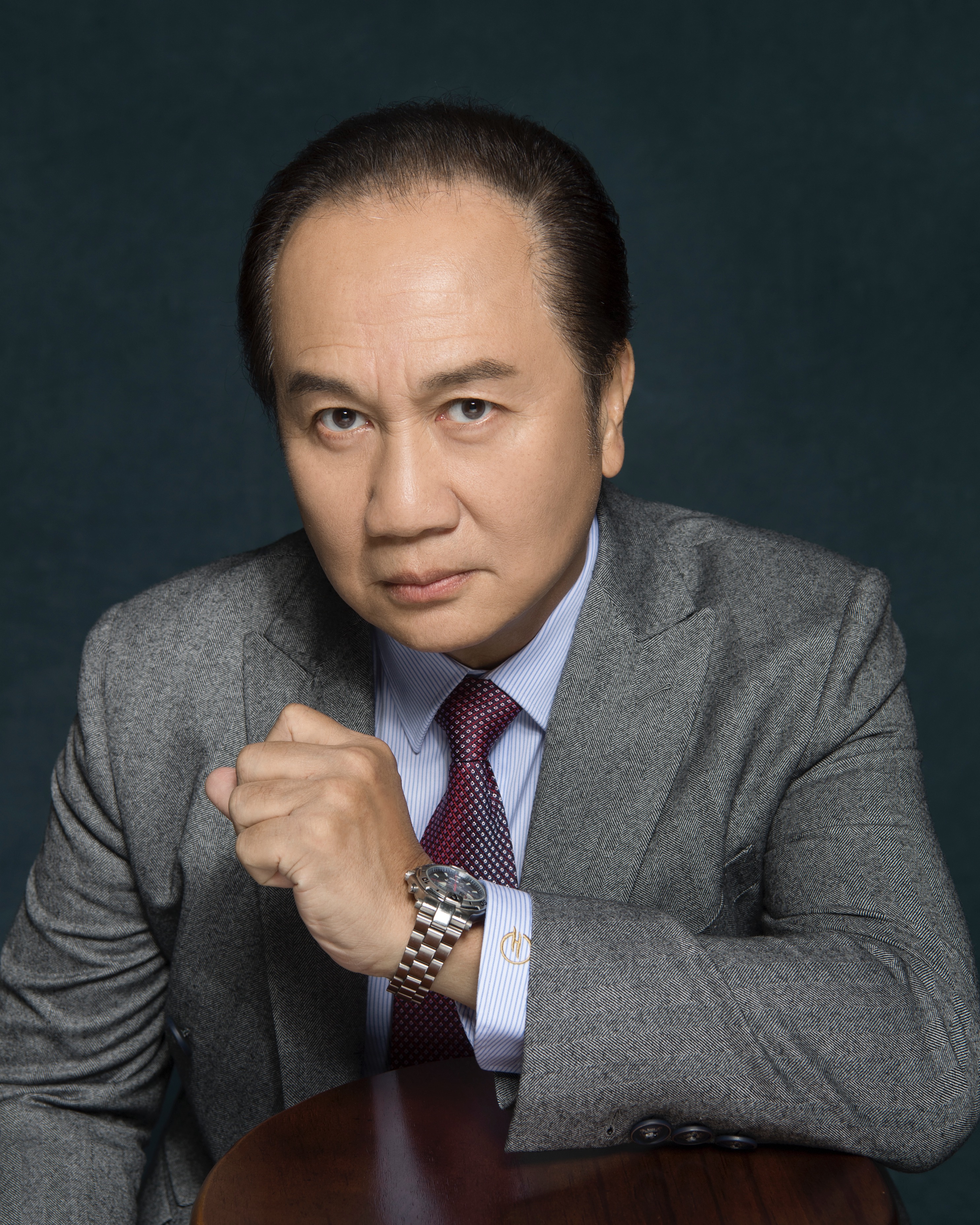  p>郭锋(kwok fung,曾被误称为郭峰),原名郭民富,1951年10月27日生于