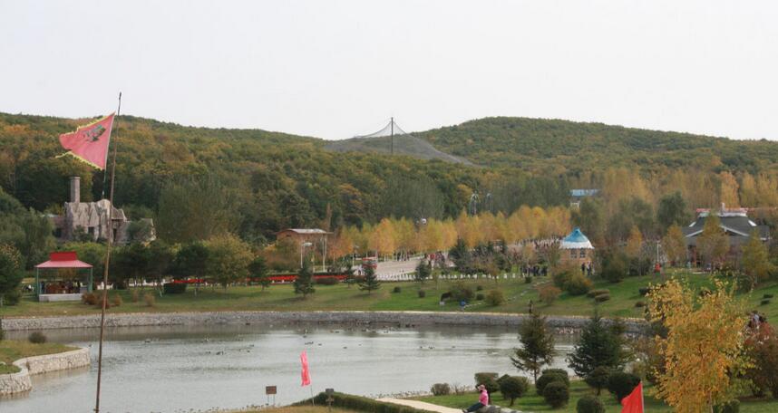  p data-id="gnwug7bo1h">松林公园位于大庆市杜尔伯特新店林场,距