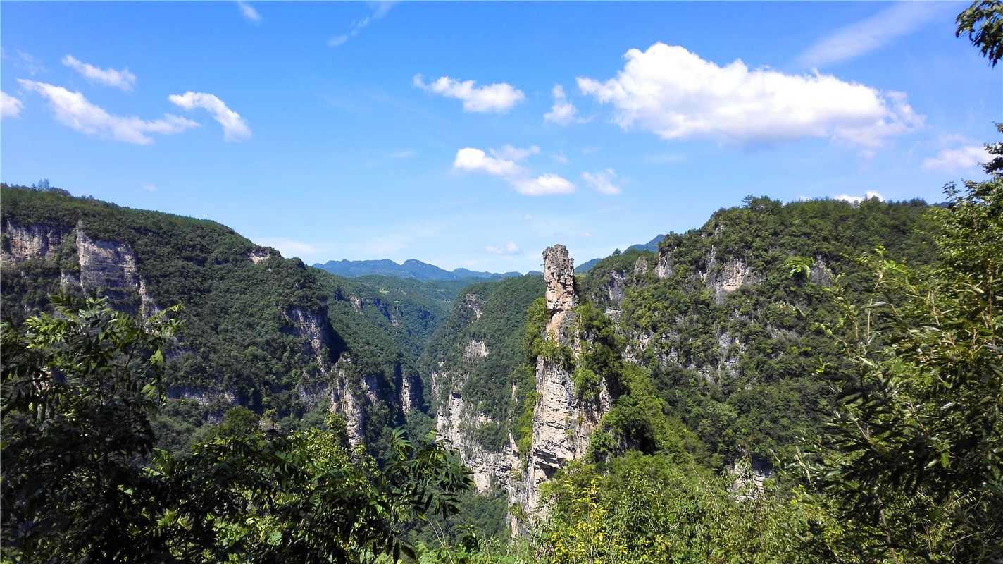  p>荆山,山名,我国有五座荆山,分别在 a target