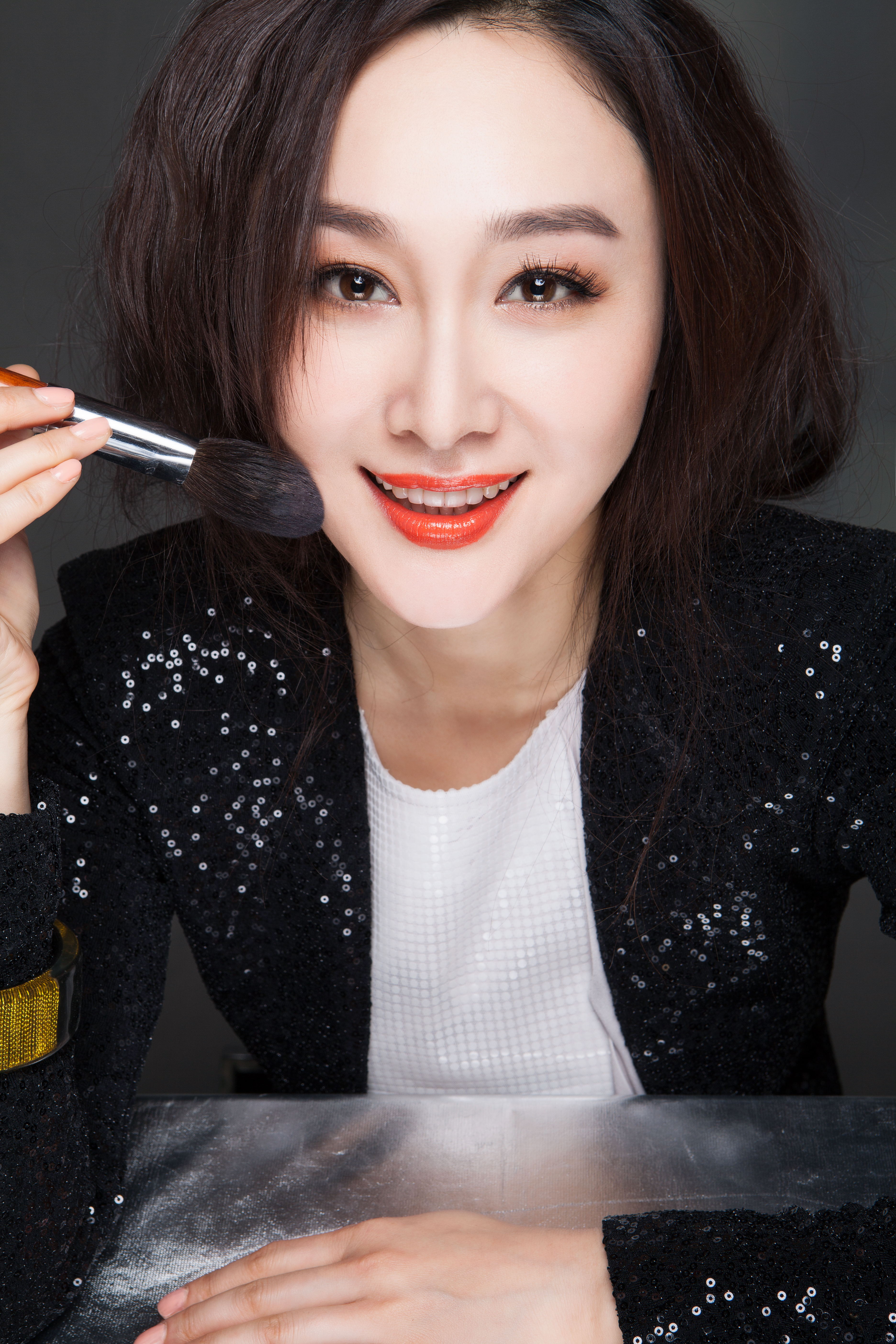 ">白雨,中国内地 a target="_blank" href="/item/影视演员/9228377"