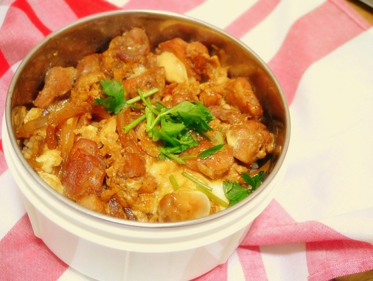 亲子盖饭正午便当