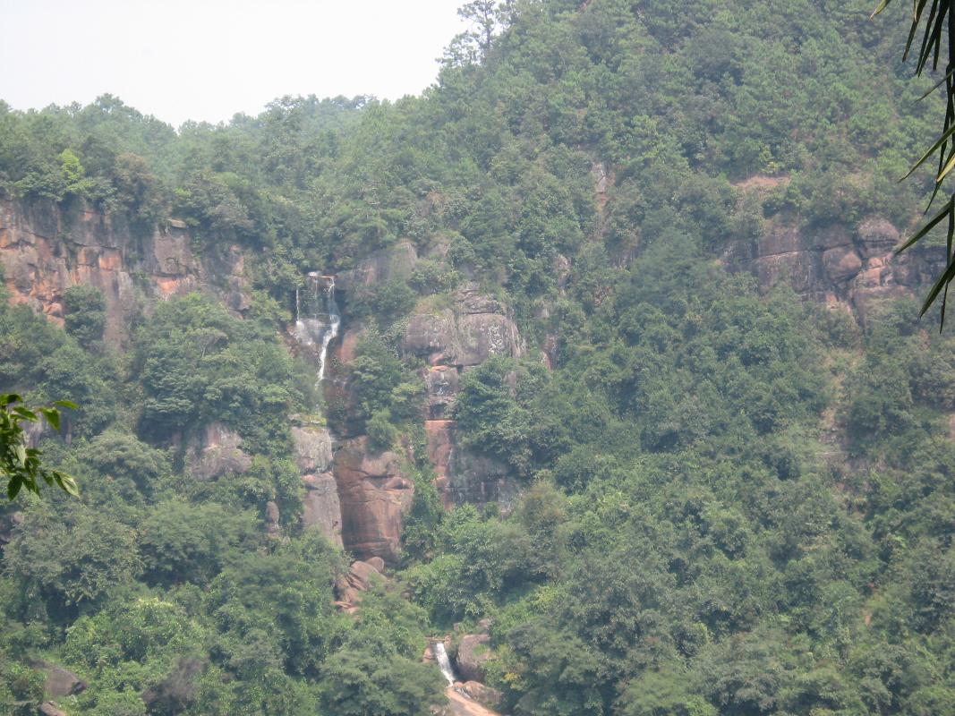  p data-id="gn4vxdrmys">大白石岩村位于云南省楚雄禄丰县和平镇