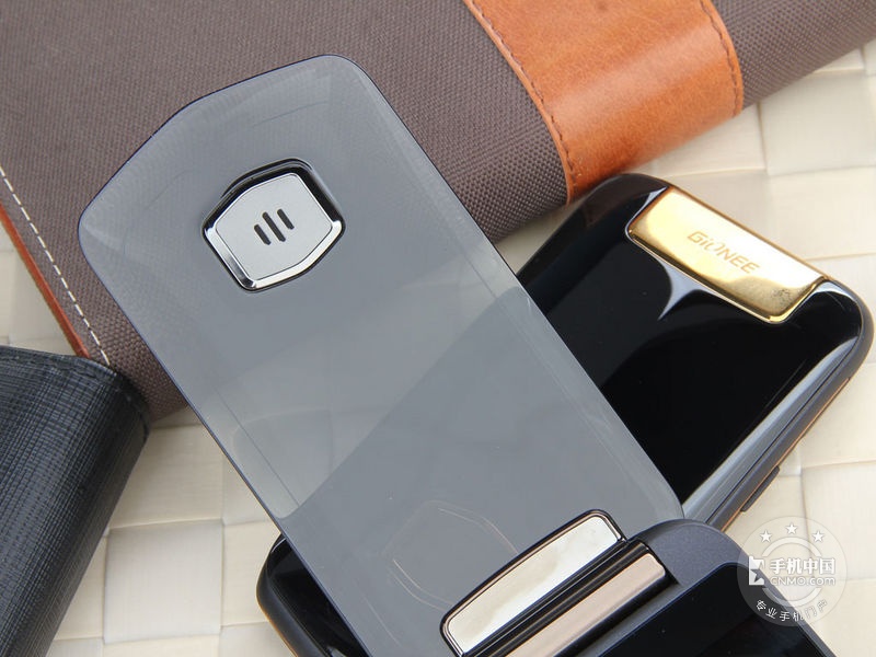  p>2012年06月上市的 a target="_blank" href="/item/双卡双模手机