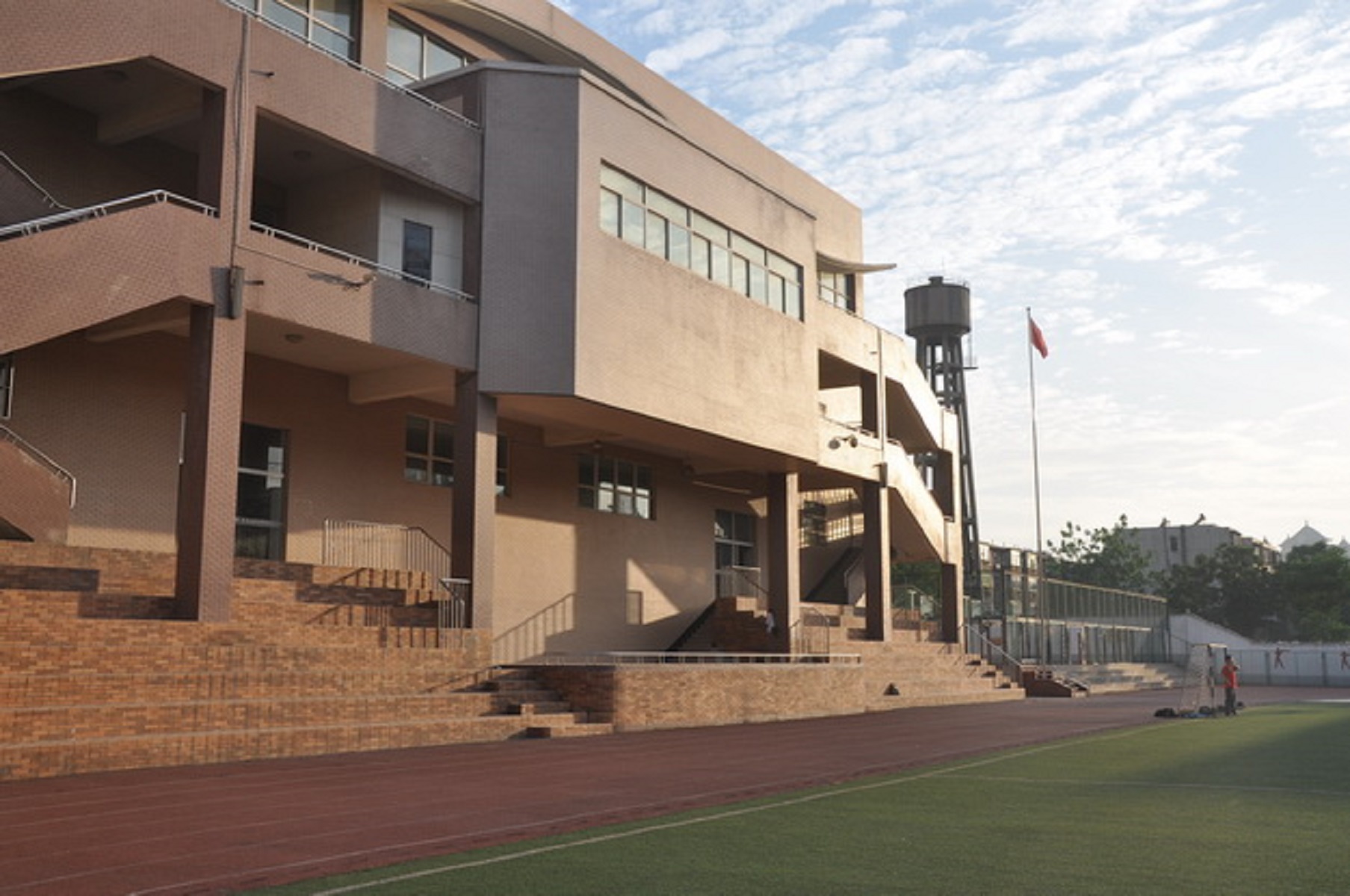 陕西省西安市第八十三中学