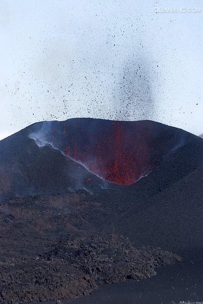  p>火山渣堆又称碎屑锥,是斯通勃利型火山爆发形成的小规模火山.