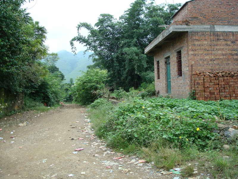  p>云南省文山富宁县归朝镇那腊村,属于山区.距离镇5.
