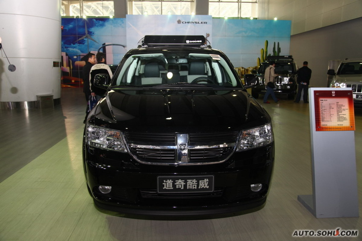  p>道奇酷威集合了家用mpv的舒适与大空间,以及suv驾驶性能与动感