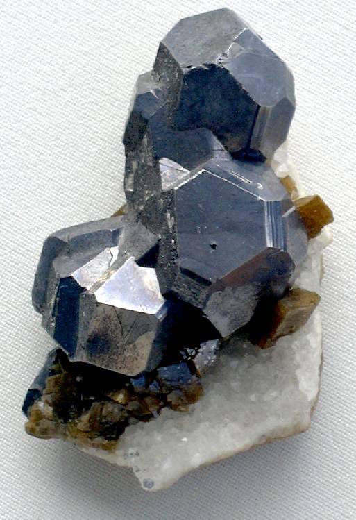  p>硒铅矿(clausthalite)和 a target="_blank" href="/item/方铅矿