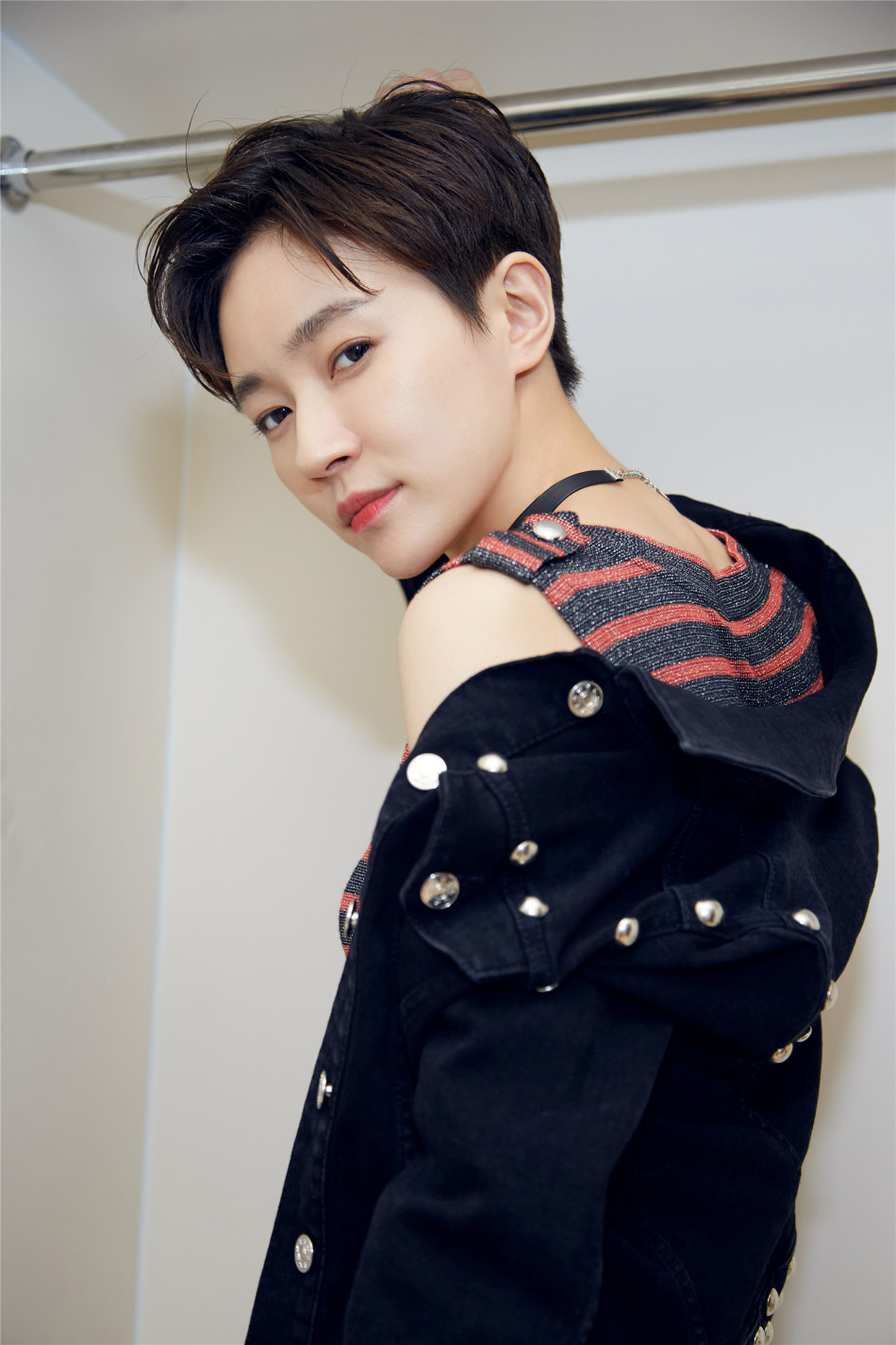  p>焦俊艳,1987年5月6日出生于安徽省马鞍山市,中国内地女演员,毕业于