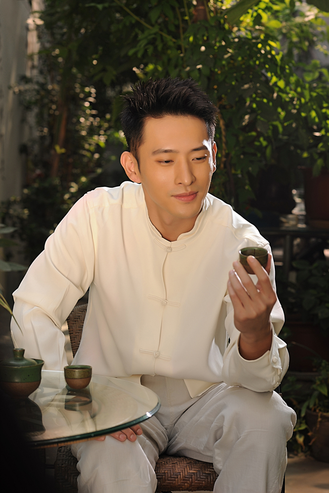 data-id="go089bqotm">吴弘,1988年11月6日出生于江西,中国内地男演员