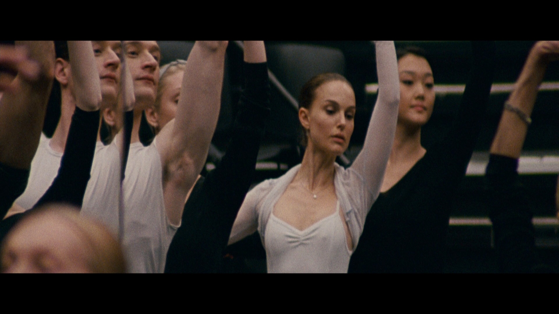  p>《黑天鹅》(英文:black swan)是由 a target="_blank" href="/item