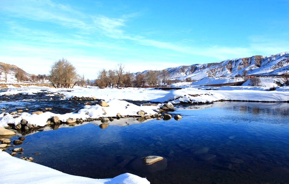  p>伟人山坐落在中国新疆 a target="_blank" href="/item/塔城