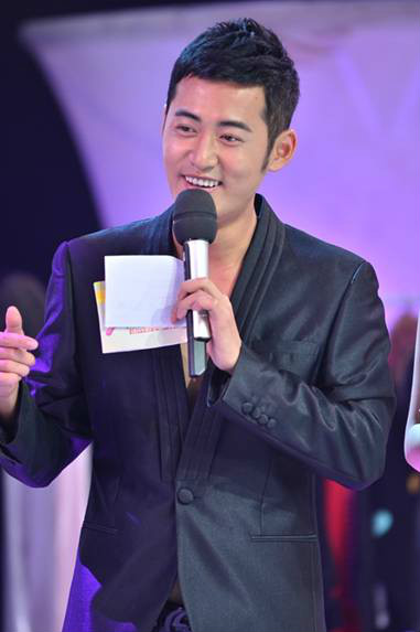  p>魏巍(kk),1983年4月21日生于黑龙江省哈尔滨市,中国内地主持人