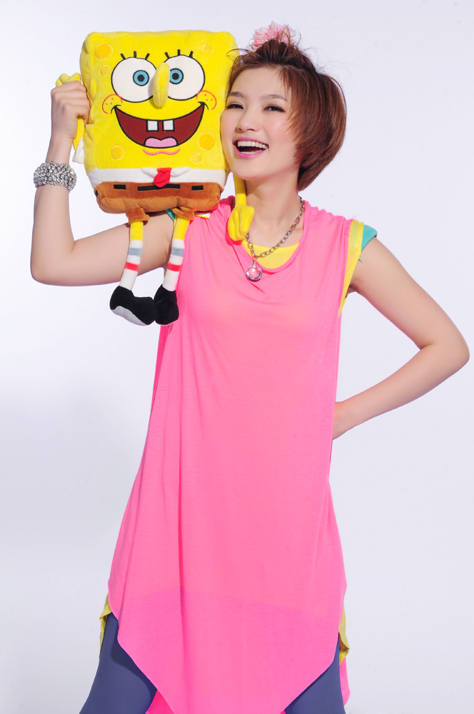 scv">丁丁,1987年1月19日出生于山东省济南市,中国内地流行乐女歌手