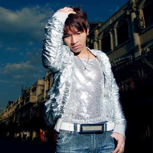  p>《小三》是由 a target="_blank" href="/item/冷漠/3094248" data