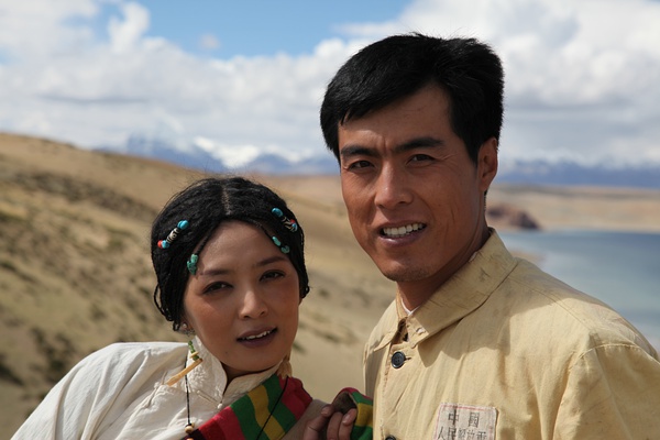 军旅剧,取材于二十世纪五十年代初西北野战军进藏先遣连的真实故事,由