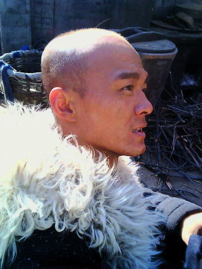 id="gnbr2mz7h1">王东栋,毕业于北京精益音乐剧学校,中国大陆男演员