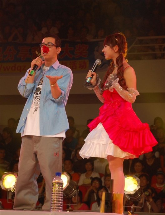  p>张蓓蓓,曾主持《 a href="#" data-lemmaid="4020532">综艺满天星 