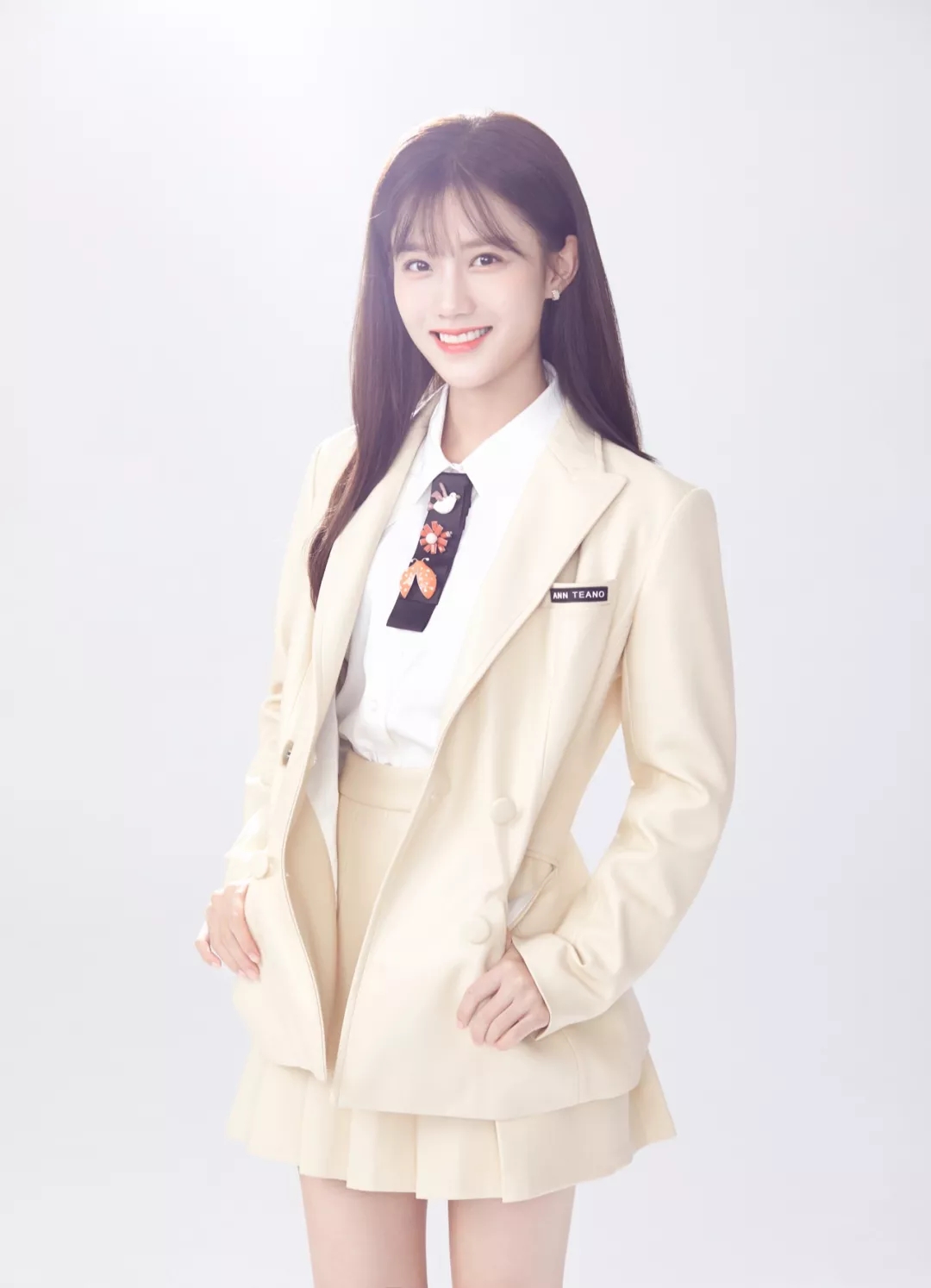 曾用艺名爱菲儿,1997年10月17日出生于福建省,中国内地影视女演员