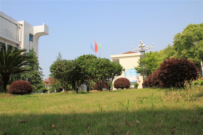  p>临澧县第二中学,简称临澧二中,始建于1956年9月,办学渊源可上溯至