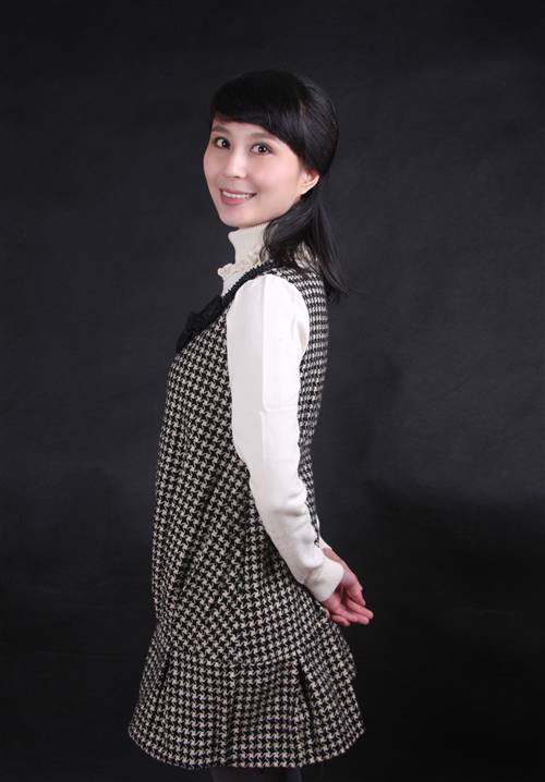 blank" href="/item/温州电视台">温州电视台主持人