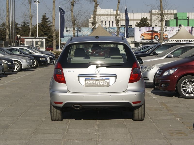 奔驰a级