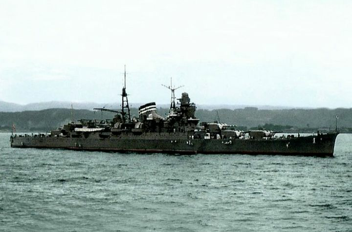 号重巡洋舰是最上级的三号舰,但是也有人称较晚建造的铃谷号,熊野号为