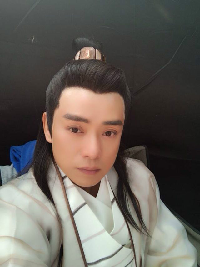  p data-id="gnbjuuxtcj">施丹江,影视演员.