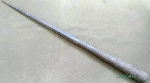 三棱军刺竟然也是自古以来？细说中国古代的三棱刺型武器_百科TA说