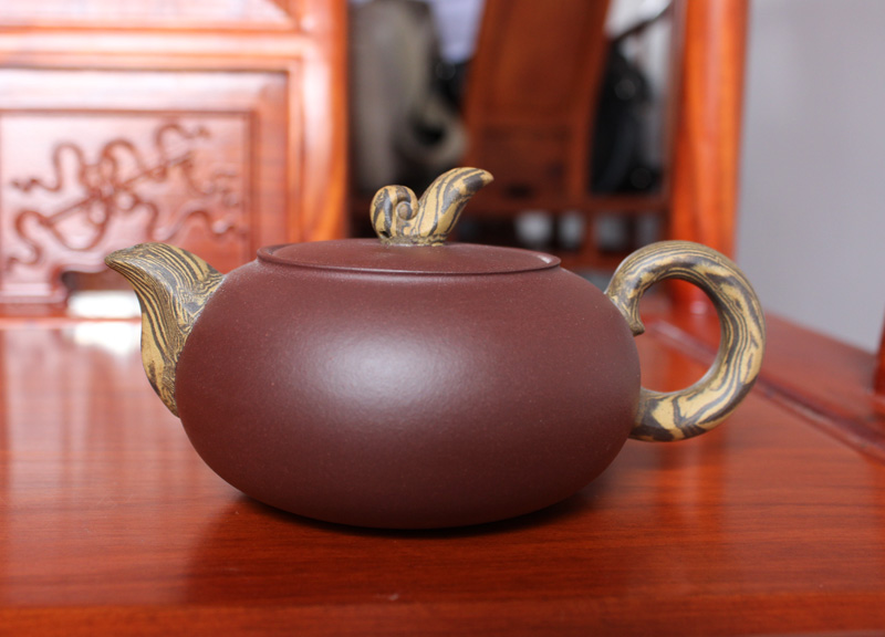 主要有名的同名人物有:徐娟,女,高级紫砂工艺师,中国工艺美术学会会员