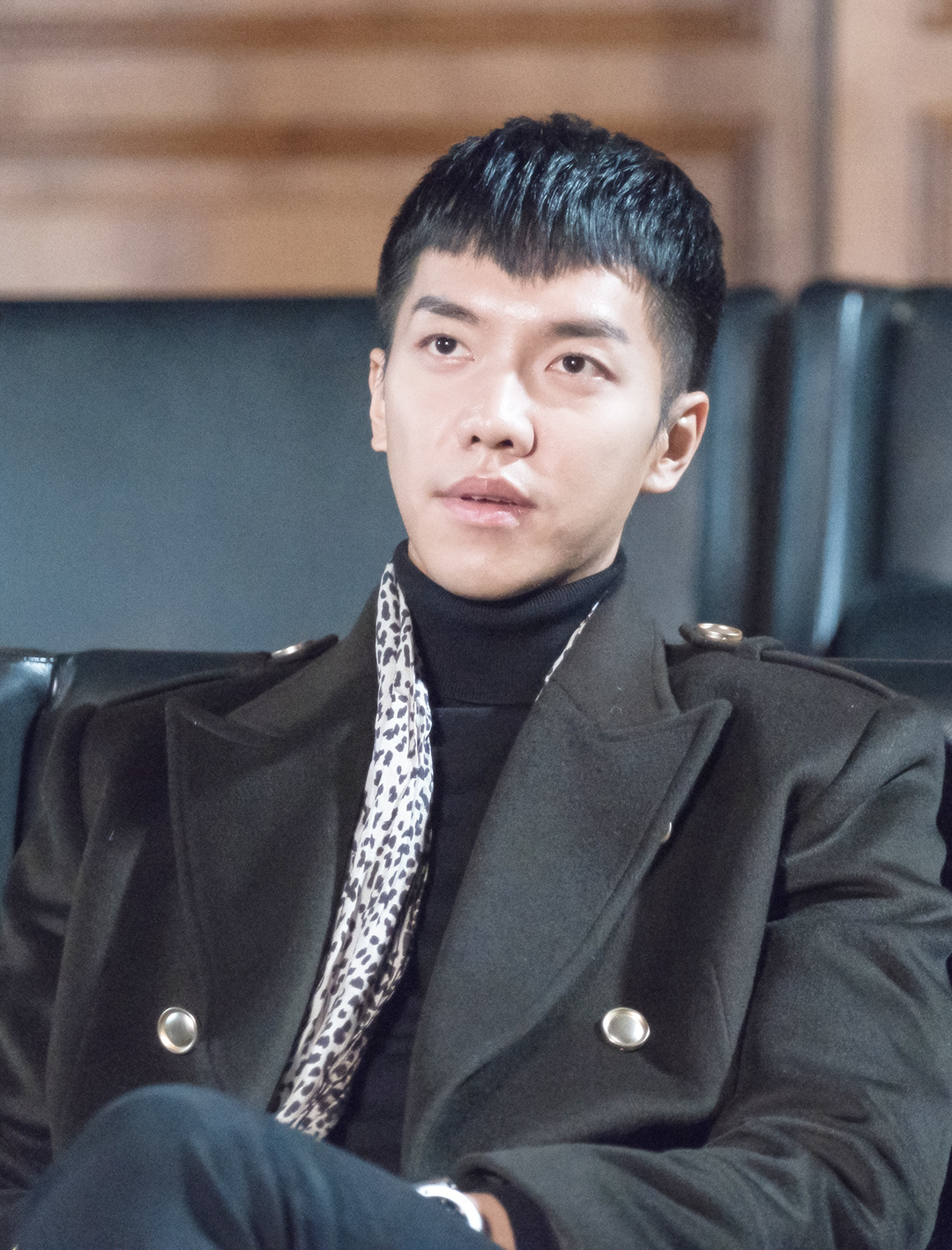  p>李昇基,1987年1月13日出生于首尔,韩国歌手,演员,主持人.